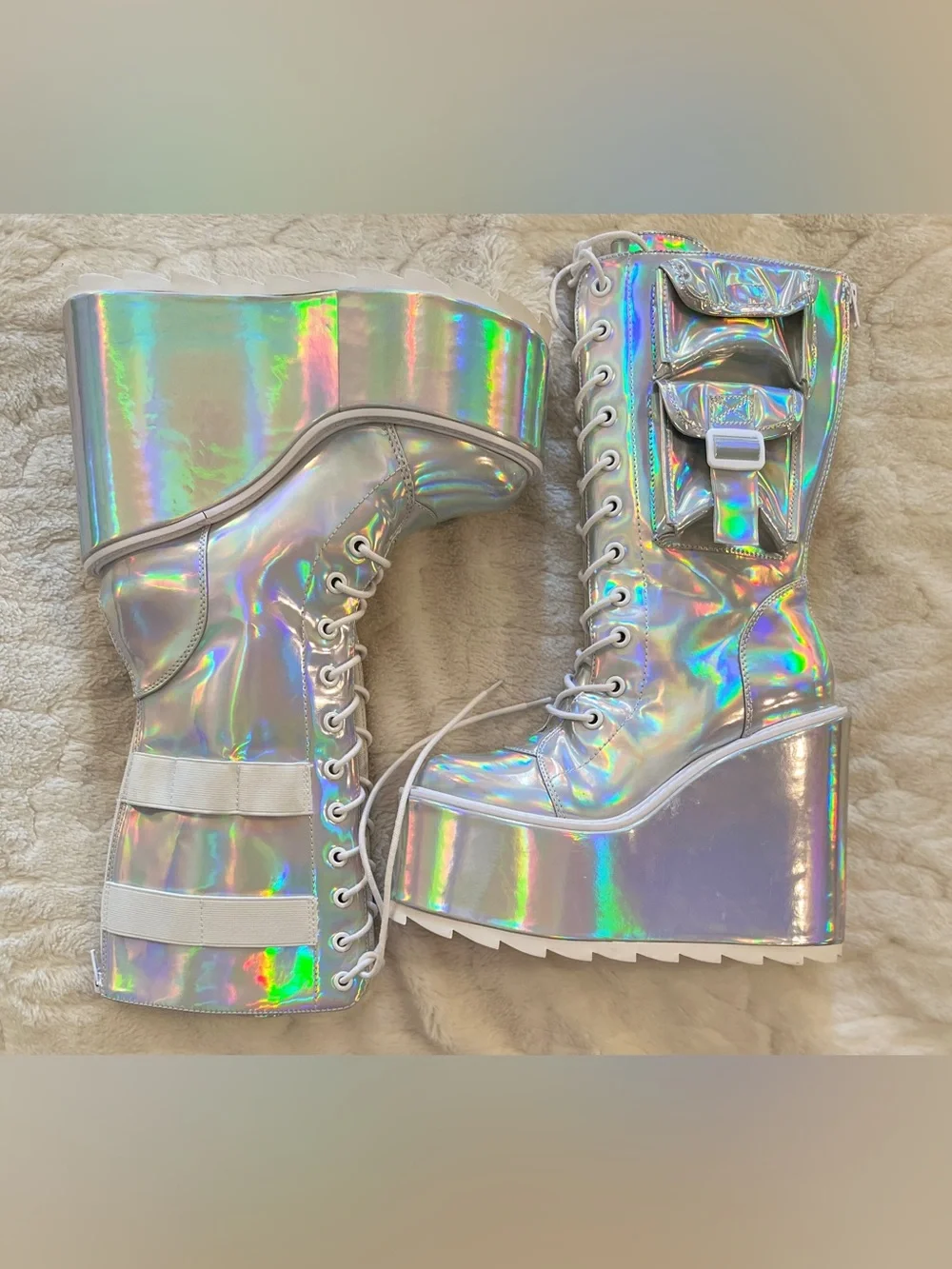 Dolls Kill YRU Dune Silver Hologram Pocket Platform Boots, Sz 9M